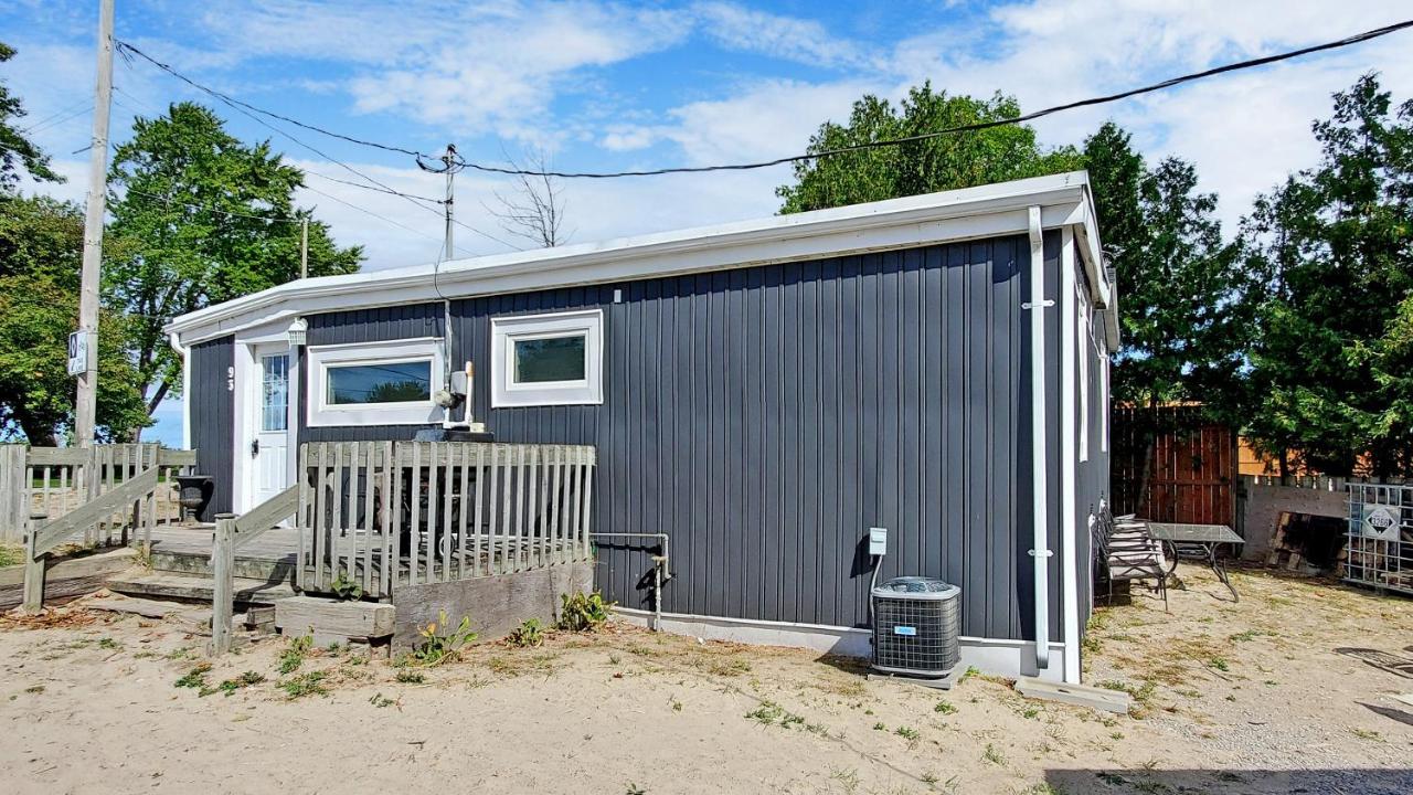 Main Beach River Retreat - Wasaga Beach 1 - Main Strip - 93 Mosley St Apartment Exterior photo